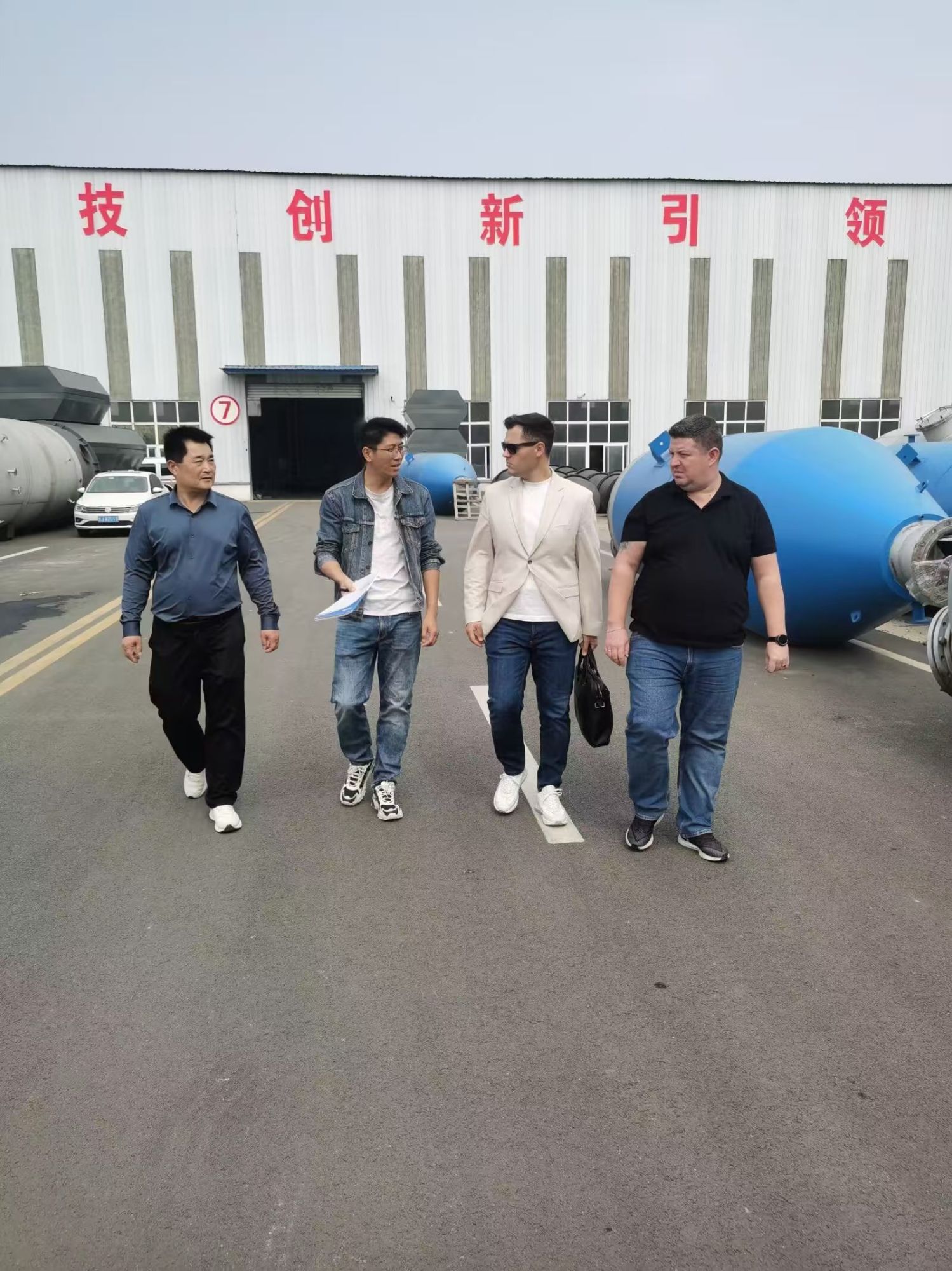 俄羅斯客戶來(lái)廠指導(dǎo)考察